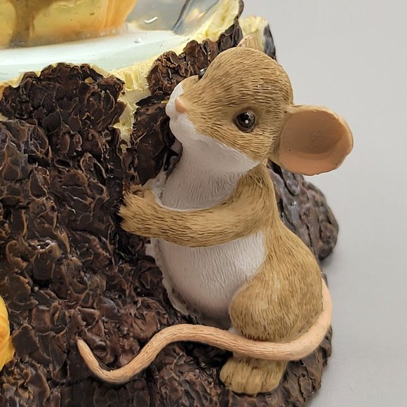 Charming Tails Snow Globe Enjoy The Changes Mice Bird Acorns Fall Autumn - Picture 10 of 14